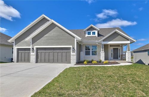 5842 Mccormick Dr, Shawnee, KS, 66226-3617 | Card Image