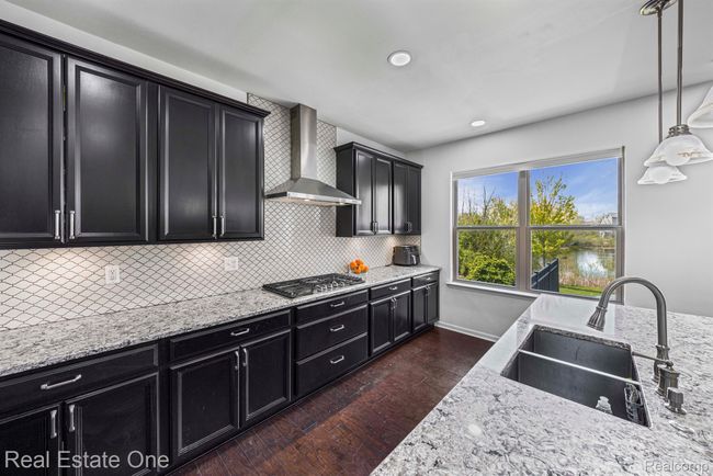 41829 Steinbeck Gln, House other with 4 bedrooms, 3 bathrooms and null parking in Novi MI | Image 5