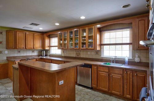 513 Norwood Ave, Long Branch, NJ, 07740-5007 | Card Image