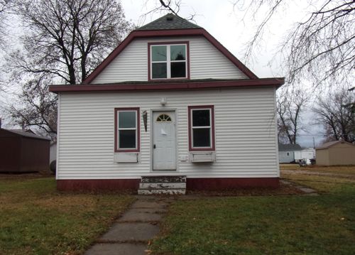 716 Bluff St, Graceville, MN, 56240-4840 | Card Image