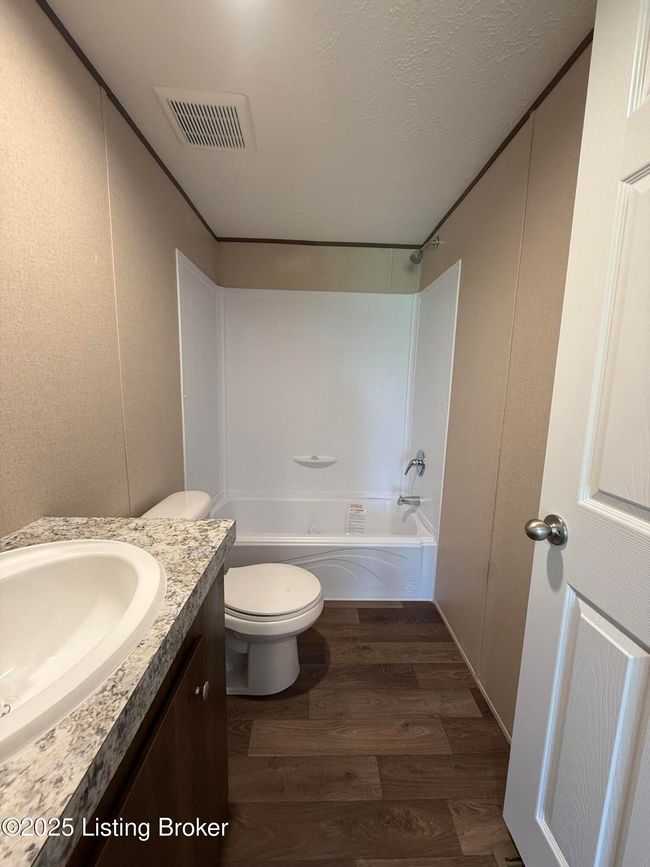 42 Beech St, House other with 4 bedrooms, 2 bathrooms and null parking in Smiths Grove KY | Image 33