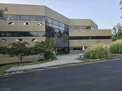 300 Executive Dr, West Orange, NJ, 07052-3327 | Card Image