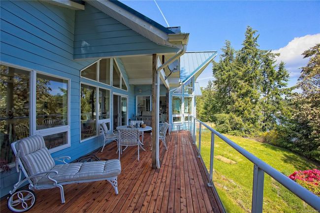 207 Welbury Dr, House other with 3 bedrooms, 2 bathrooms and 10 parking in Salt Spring Island BC | Image 11