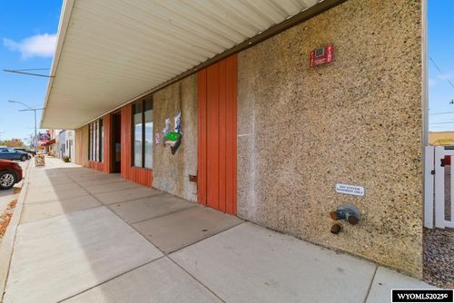 126 N 3rd St, Douglas, WY, 82633-2135 | Card Image