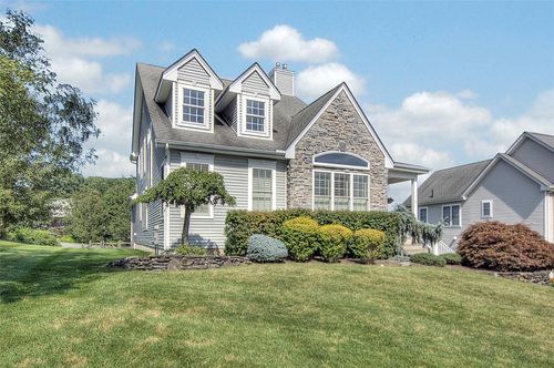 4 Ainsley Ct, Highland Mills, NY, 10930-8300 | Card Image