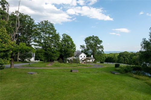 395 Mountain Rd, Coxsackie, NY, 12051-2308 | Card Image