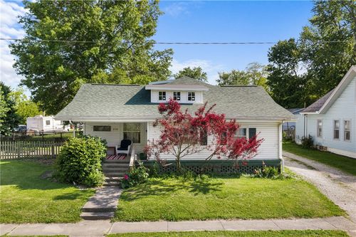 516 Maple Ave, Paris, IL, 61944-1027 | Card Image