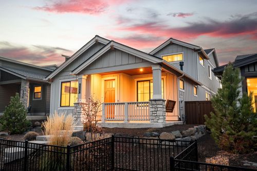 62667 Mcclain Dr, Bend, OR, 97703-8617 | Card Image