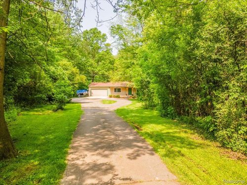 22850 Sumpter Rd, Sumpter Township, MI, 48111-9678 | Card Image