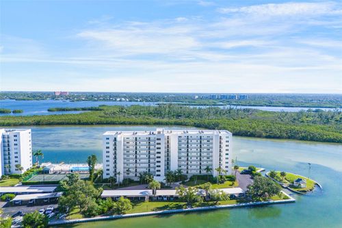 905-9397 Midnight Pass Rd, SARASOTA, FL, 34242-2952 | Card Image
