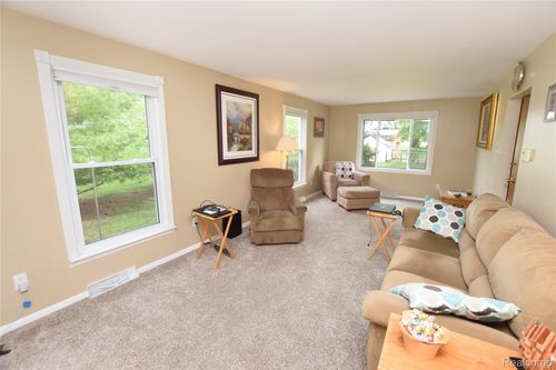 5483 Ameno Ln, Swartz Creek, MI, 48473-8884 | Card Image