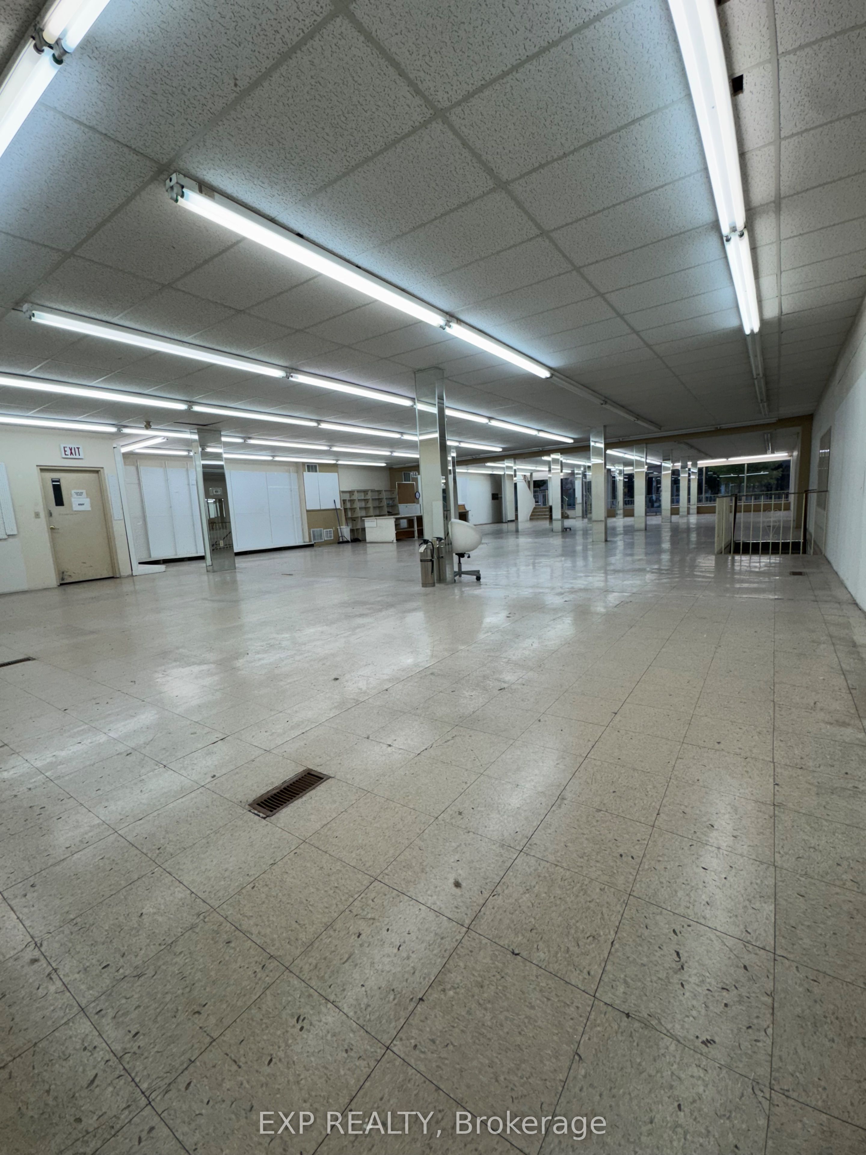 Commercial Lease in Hamilton 4