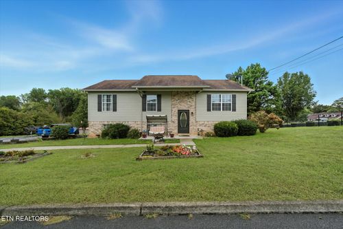 705 Wanda Sue Ct, Strawberry Plains, TN, 37871-5736 | Card Image