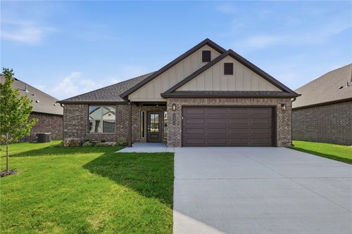 2304 N Lexington St, Siloam Springs, AR, 72761 | Card Image