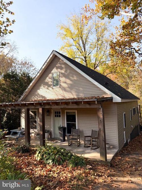 2122 Millcreek Rd, LANCASTER, PA, 17602-4749 | Card Image