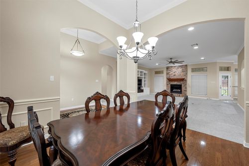 100 Laurel Oaks Ln, Crawford, TX, 76638-2767 | Card Image
