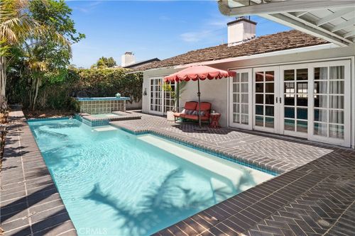233 E 21st St, Costa Mesa, CA, 92627 | Card Image