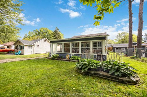 7790 Gallie St, Town Of Plympton Wyoming, ON, N0N1J6 | Card Image