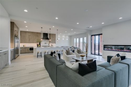 328 S Milan St, Henderson, NV, 89015-2431 | Card Image