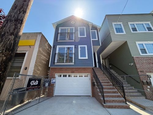 640 Bergen St, Newark, NJ, 07108-1912 | Card Image