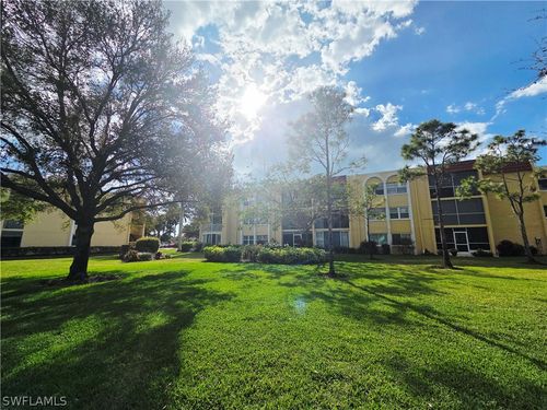 9207-1086 Forest Lakes Dr, NAPLES, FL, 34105-2296 | Card Image