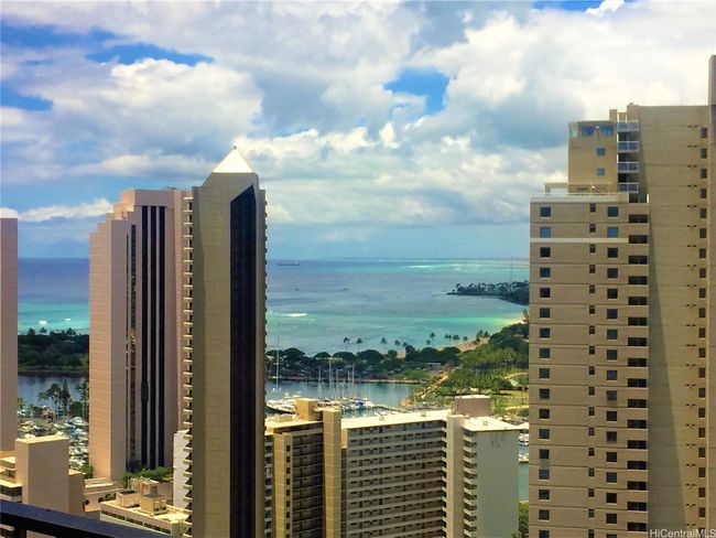 APT-3404 - 411 Hobron Ln, House other with 1 bedrooms, 1 bathrooms and 1 parking in Honolulu HI | Image 25