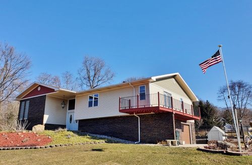 1441 N Wozniak Rd, Michigan City, IN, 46360-9207 | Card Image