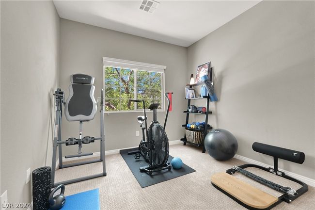 Upstairs bedroom 2 with walk-in closet | Image 32