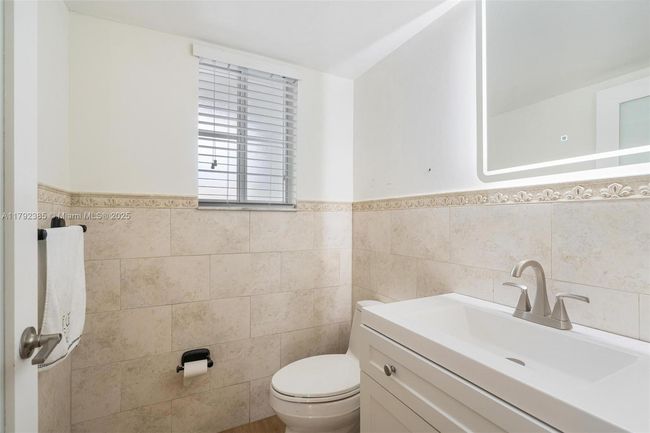 8658 Sw 159 Th Ct, Townhouse with 3 bedrooms, 2 bathrooms and null parking in Miami FL | Image 8