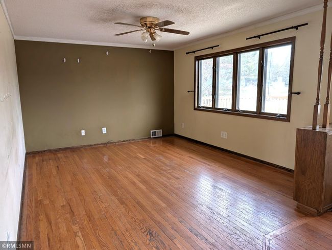 Livingroom with wood floor | Image 10