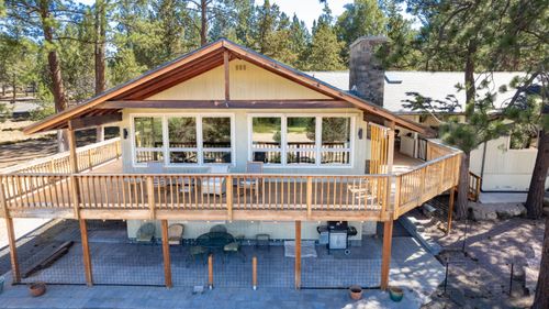 69947 Meadow View Rd, Sisters, OR, 97759-9611 | Card Image