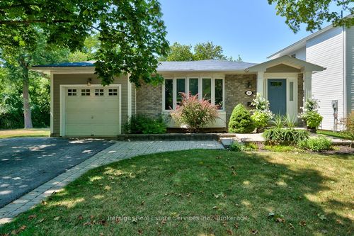 461 Maple Ave, Oakville, ON, L6J2J2 | Card Image