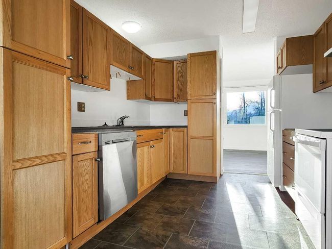 31 97 Ave, Townhouse with 3 bedrooms, 3 bathrooms and 2 parking in Grande Cache AB | Image 6