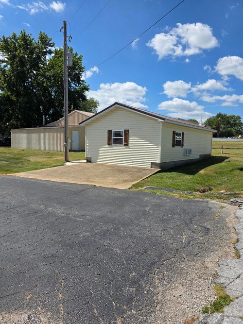 204 N Madison Ave, Mansfield, MO, 65704-9567 | Card Image