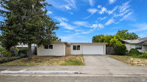 816 Warren Ln, Santa Rosa, CA, 95401-5414 | Card Image