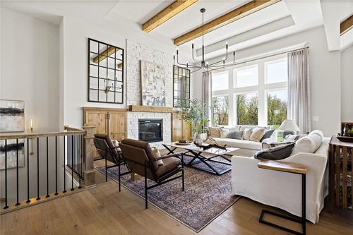 1095 Creekside Ranch Dr, Raymore, MO, 64083 | Card Image