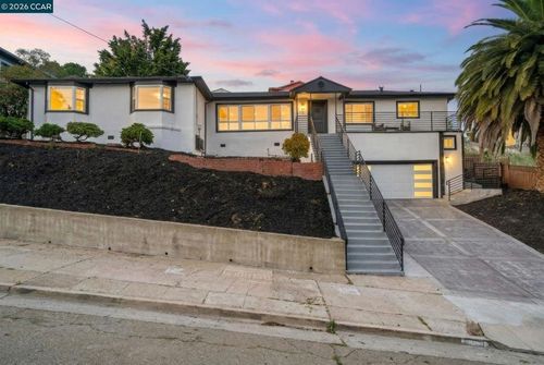 6300 Buena Ventura Ave, Oakland, CA, 94605 | Card Image