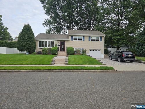 15 Pleasant St, Dumont, NJ, 07628-1317 | Card Image