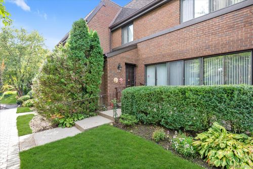 28 Spring Holw, Roslyn, NY, 11576-2841 | Card Image