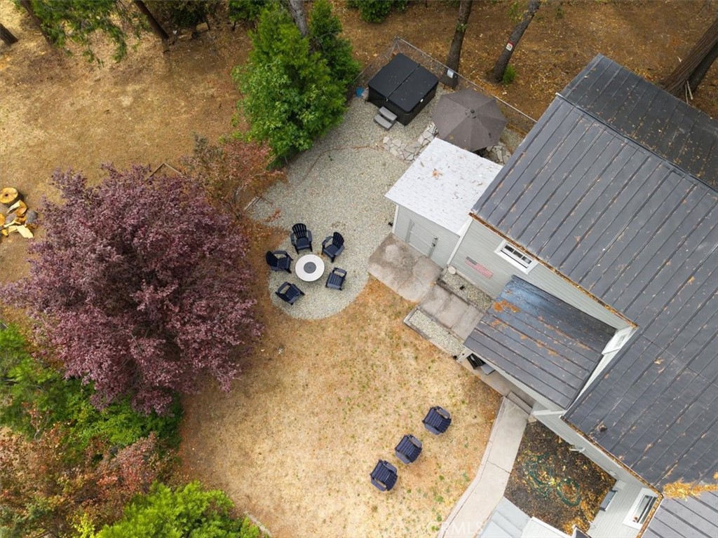 Residential Lease in Dunsmuir 4