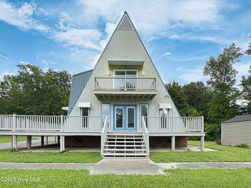 211 Country Club Blvd, Jacksonville, NC, 28540-9319 | Card Image