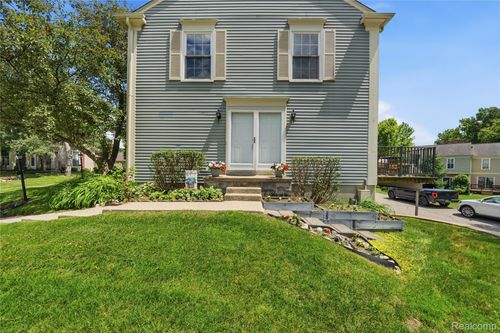 1319 Wagon Wheel Ln, Rochester Hills, MI, 48306-4251 | Card Image