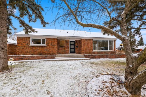 9 Elizabeth Ave, Kingston, ON, K7M3G9 | Card Image