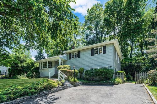 34 Gristmill Ln, Halesite, NY, 11743-2135 | Card Image