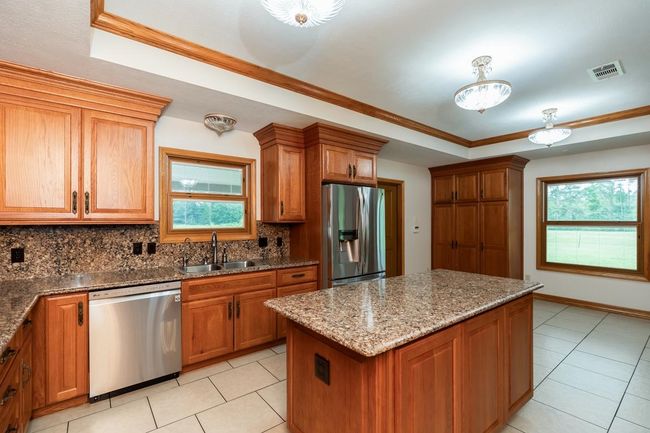 114 Holmes Rd, House other with 3 bedrooms, 3 bathrooms and null parking in Lumberton TX | Image 12