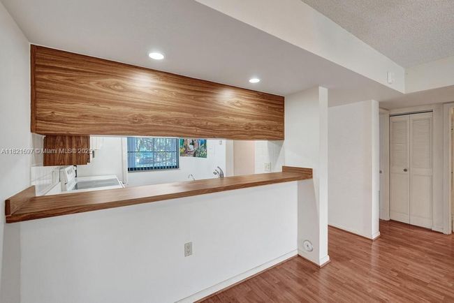 APT-103 - 1520 Whitehall Dr, Condo with 2 bedrooms, 2 bathrooms and null parking in Davie FL | Image 12