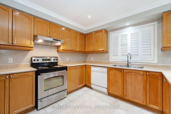 19 Citronella Lane, House other with 6 bedrooms, 4 bathrooms and 4 parking in Brampton ON | Image 9