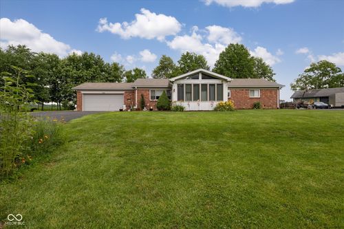 10456 Margene Dr, Brownsburg, IN, 46112-8627 | Card Image