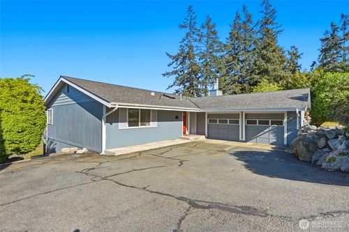 2198 Aurora Ct, Oak Harbor, WA, 98277-7411 | Card Image