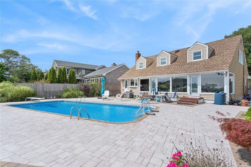 220 Seaview Avenue, Island Park, NY, 11558 | Card Image